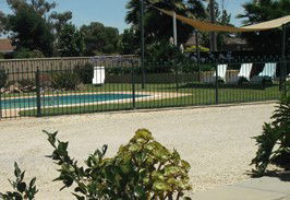 Motel Meneres - Accommodation Mooloolaba 3