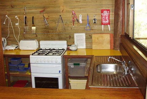 Carawirry Cabins - Accommodation Mooloolaba 2