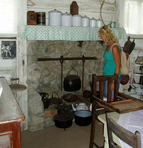 A Settlers Cottage - Accommodation Mooloolaba 2