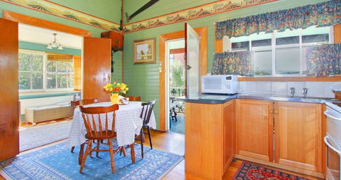 A Settlers Cottage - Accommodation Mooloolaba 3