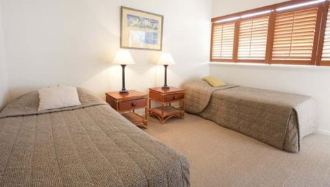 Whalewatch Ocean Beach Resort - Accommodation Mooloolaba 1