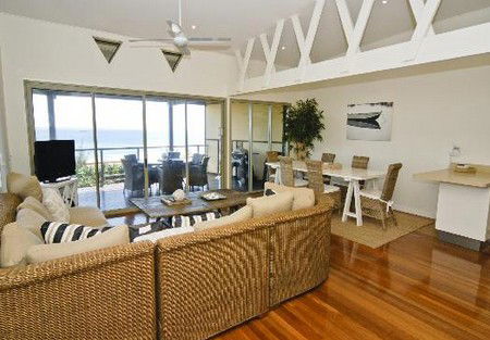 Claytons On Cylinder Beach Front Apartments - Accommodation Mooloolaba 1