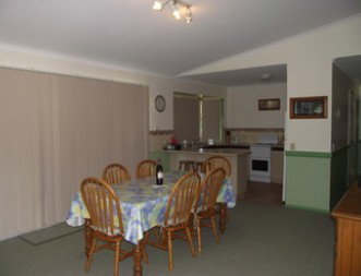 Hillcrest - Holiday Home - Accommodation Mooloolaba 3