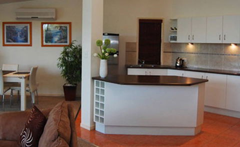 Ravensbourne Escape Kookaburra Kottage - Accommodation Mooloolaba 2