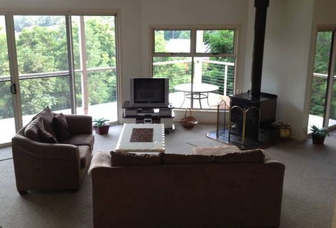 Ravensbourne Escape Kookaburra Kottage - Accommodation Mooloolaba 3