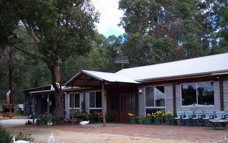 Loose Goose Chalets - Accommodation Mooloolaba 2