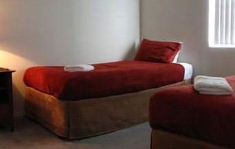 Churchill Apartments - Accommodation Mooloolaba 4