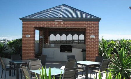 Churchill Apartments - Accommodation Mooloolaba 5