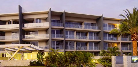 Azzura Greens Resort - Accommodation Mooloolaba 4