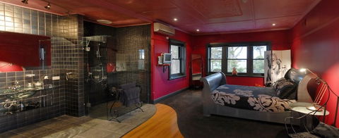 Oakdene Vineyards Guesthouse - Accommodation Mooloolaba 0