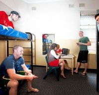 Maze Backpackers And Cb Hotel - Accommodation Mooloolaba