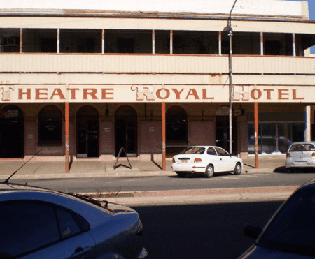 Theatre Royal Hotel - Accommodation Mooloolaba