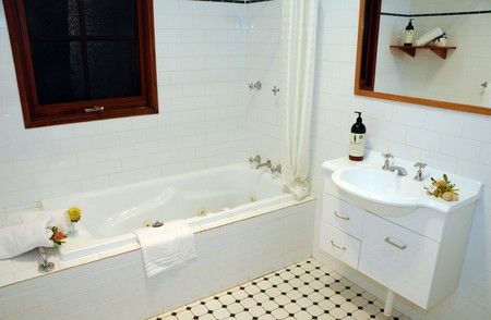 Hookes Creek Forest Retreat - Accommodation Mooloolaba 1