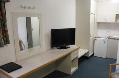 AZA Motel - Accommodation Mooloolaba 3
