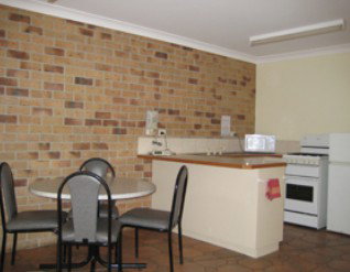 Crows Nest Motel - Accommodation Mooloolaba 1