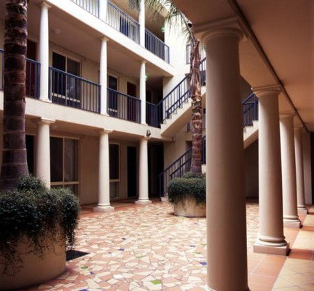 The Manor House - Accommodation Mooloolaba 3