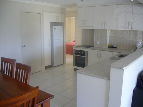 L'Amor Holiday Apartments - Accommodation Mooloolaba 3