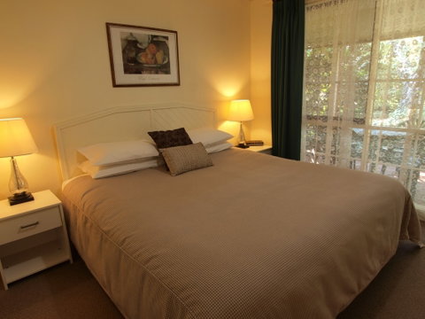 Bright Highland Valley Cottages - Accommodation Mooloolaba 2