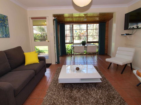 Bright Highland Valley Cottages - Accommodation Mooloolaba 4