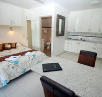 Coral Point Lodge - Accommodation Mooloolaba