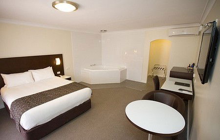Country Comfort Premier Motel - Accommodation Mooloolaba 3