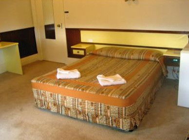 The Royal Exhibition Hotel - Accommodation Mooloolaba 1