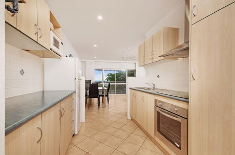 Marlin Waters Beachfront Apartments - Accommodation Mooloolaba 4
