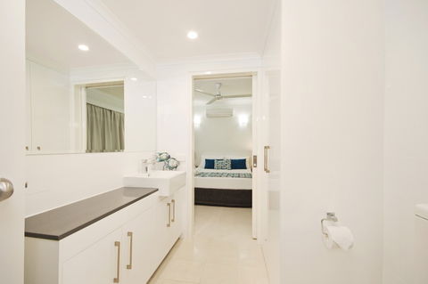 Marlin Waters Beachfront Apartments - Accommodation Mooloolaba 6