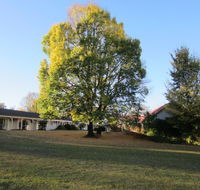 Moore Park Inn - Accommodation Mooloolaba