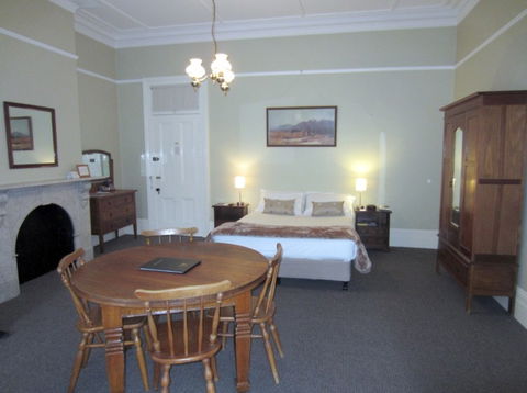 Moore Park Inn - Accommodation Mooloolaba 1