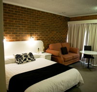 Cousins Motor Inn - Accommodation Mooloolaba