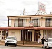 Town House Motor Inn - Accommodation Mooloolaba