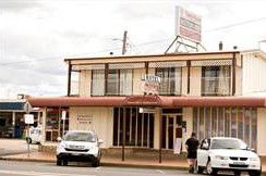 Town House Motor Inn - Accommodation Mooloolaba 0