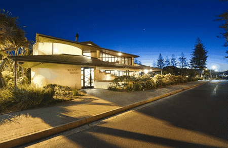 Beach Hotel Resort - Accommodation Mooloolaba 1