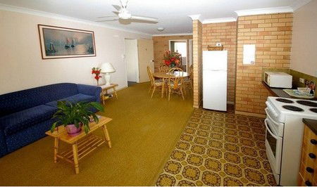 Beachlander Holiday Apartments - Accommodation Mooloolaba 1