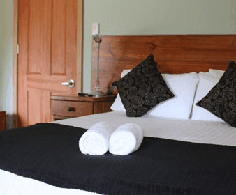 Tullah Lakeside Chalets - Accommodation Mooloolaba