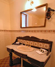 Victoria House Motor Inn - Accommodation Mooloolaba 1