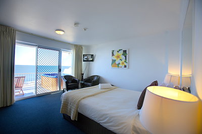 Oceanfront Motel - Accommodation Mooloolaba 3