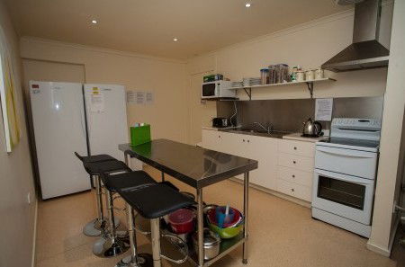 Millies Guesthouse & Serviced Apartments - Accommodation Mooloolaba 3