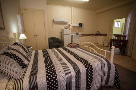 Millies Guesthouse & Serviced Apartments - Accommodation Mooloolaba 5