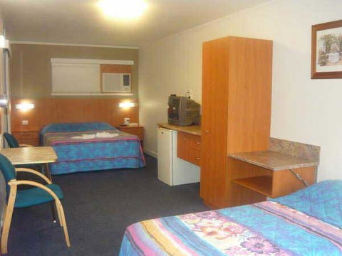Motel Monaco - Accommodation Mooloolaba 0