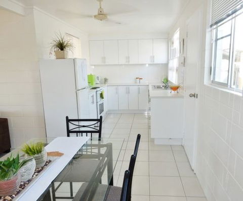 Lucinda Holiday Rentals  - Accommodation Mooloolaba 1