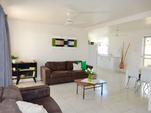 Lucinda Holiday Rentals  - Accommodation Mooloolaba 3