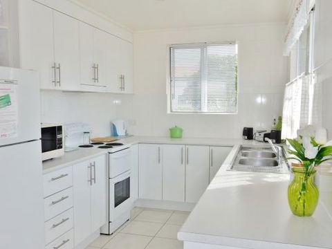 Lucinda Holiday Rentals  - Accommodation Mooloolaba 7