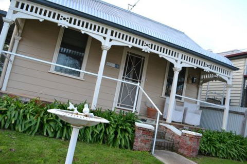 The Little Bird House - Accommodation Mooloolaba 0
