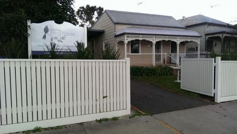 The Little Bird House - Accommodation Mooloolaba 1