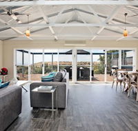 Coral Sands Luxury Beach House - Accommodation Mooloolaba