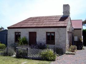 Patsy Ryan Cottage Complex - Accommodation Mooloolaba 0