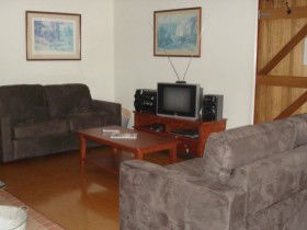 Hooters Hut And Possums Hollow - Accommodation Mooloolaba 0