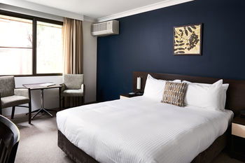 175 (formerly Wesley Lodge) - Accommodation Mooloolaba 4